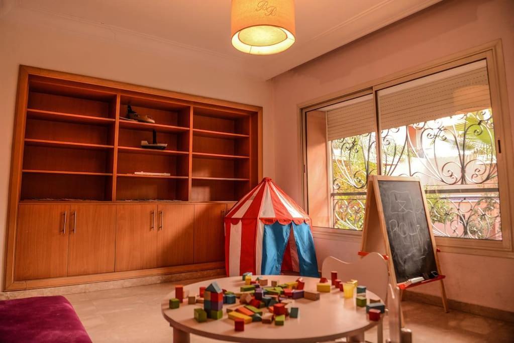 Beautiful, Great Equipped 122 M Holiday Apartment Near Majorelle Garden And Gueliz With Pool Views And A Large Balcony And Terrace Marrakesh Esterno foto