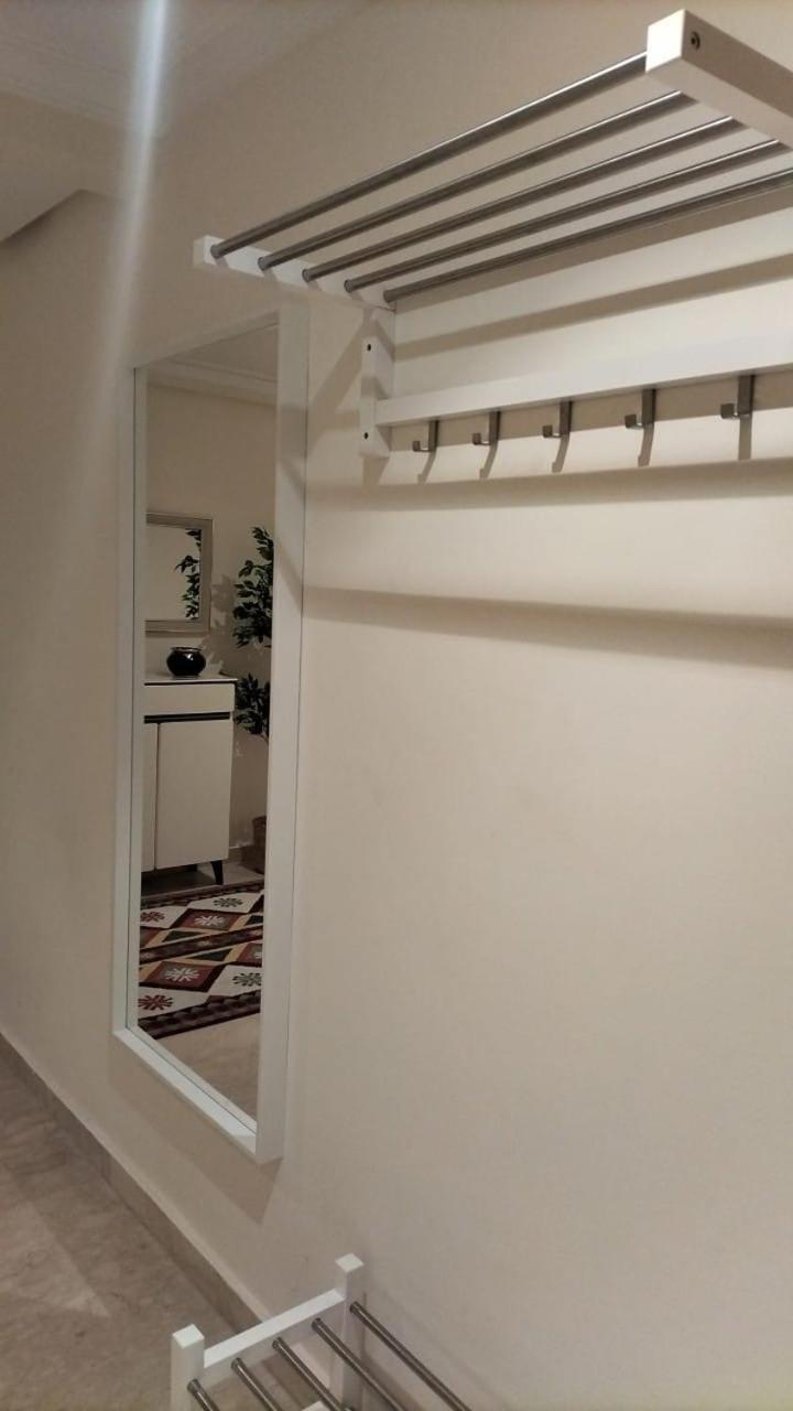 Beautiful, Great Equipped 122 M Holiday Apartment Near Majorelle Garden And Gueliz With Pool Views And A Large Balcony And Terrace Marrakesh Esterno foto